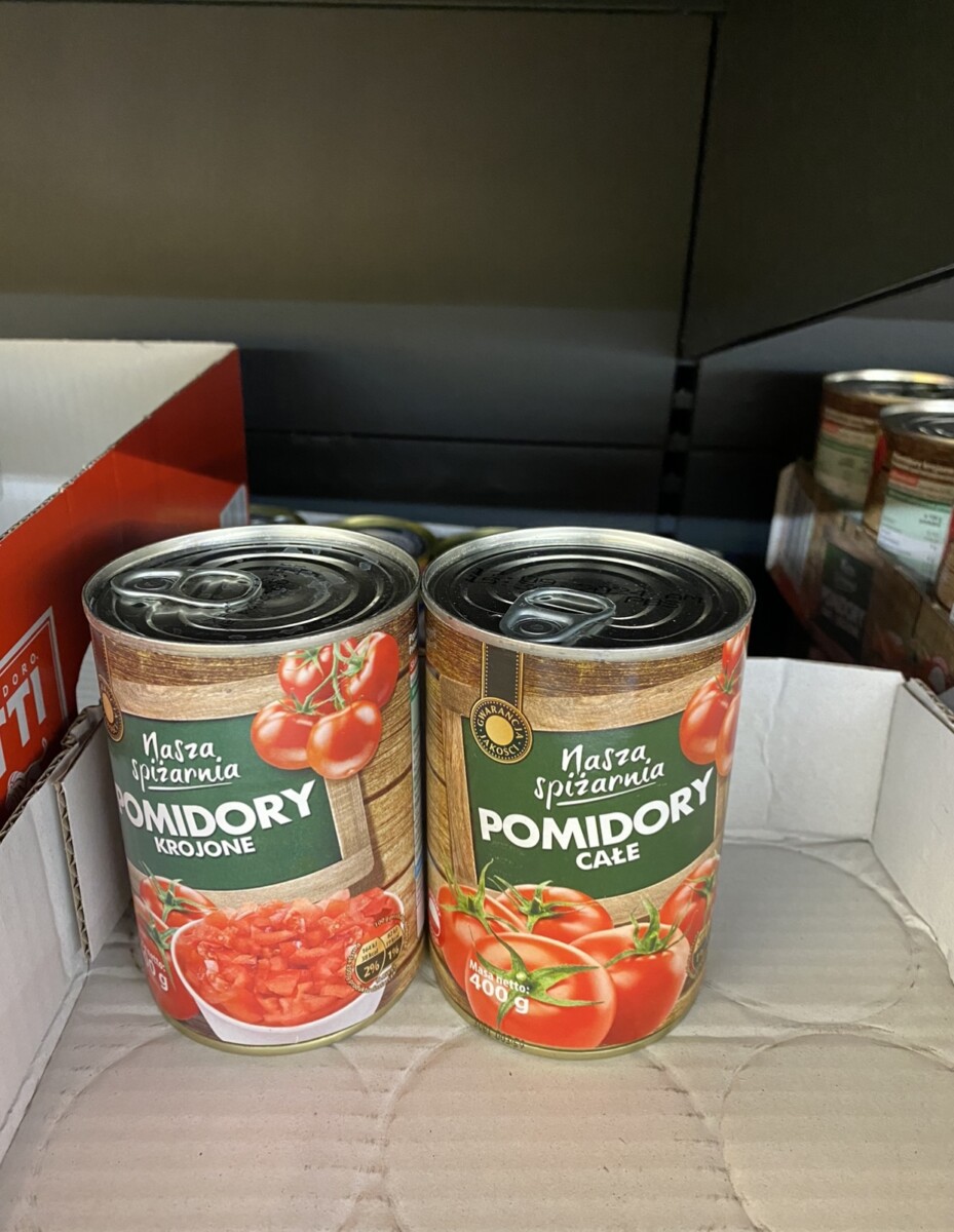 biedra pomidory w puszce